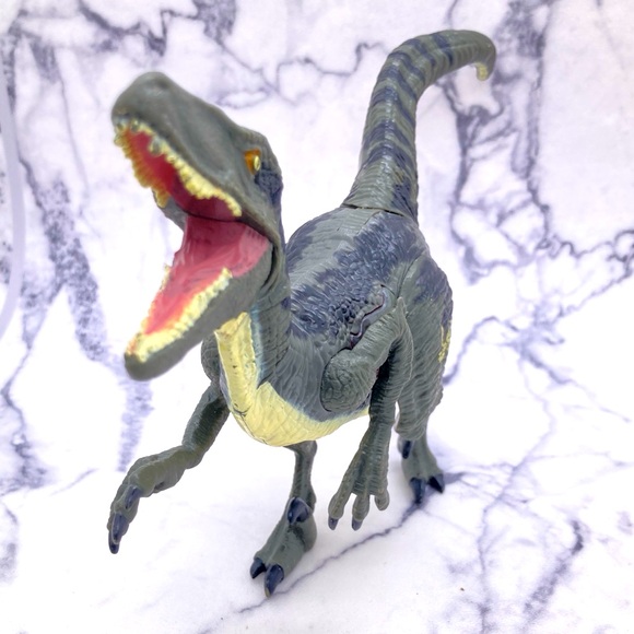 Jurassic World Velociraptor "Blue" Electronic Growling Attack Hasbro 2015 Raptor - Picture 1 of 10